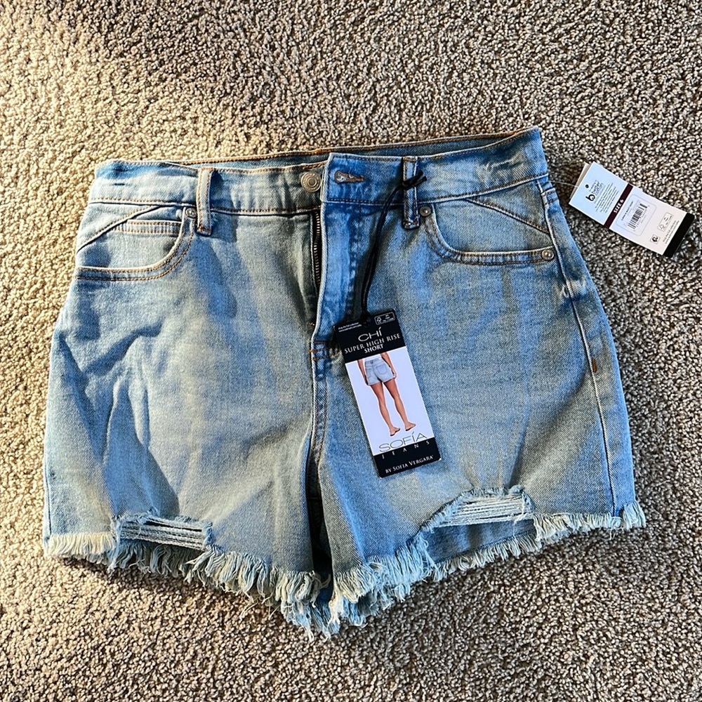 NWT Sofia Vergara cut off super high rise Jean shorts size 6